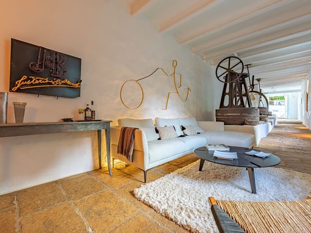 Image No.32-4 Bed Country House for sale