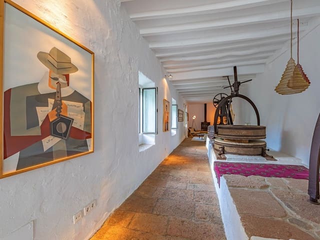 Image No.36-4 Bed Country House for sale