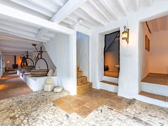 Image No.38-4 Bed Country House for sale