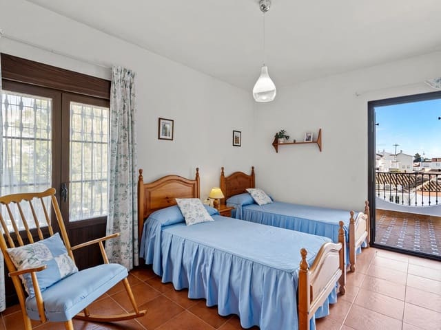 Image No.12-5 Bed Villa for sale