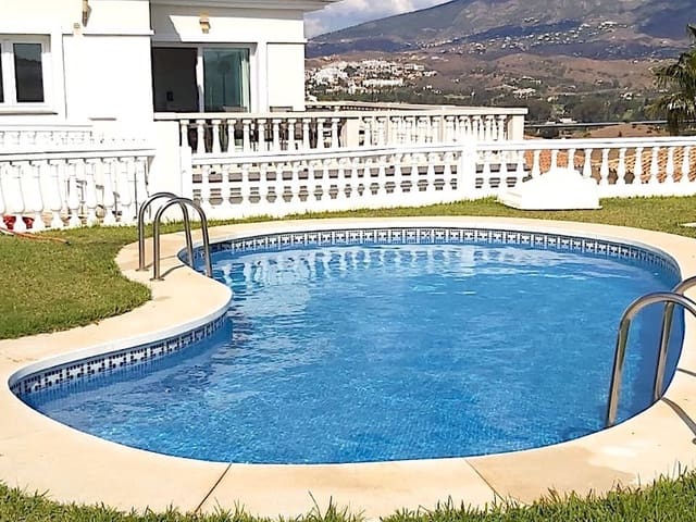 Image No.2-Villa de 3 chambres à vendre à Malaga