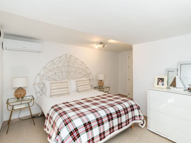 Image No.18-5 Bed Villa for sale