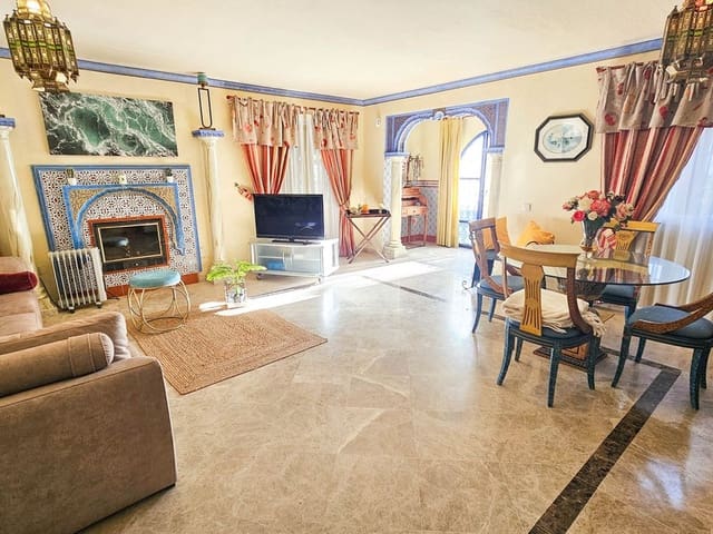 Image No.12-4 Bed Townhouse for sale