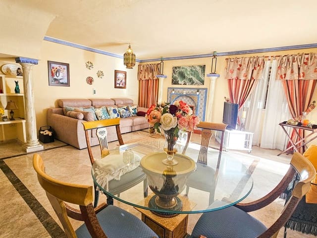 Image No.13-4 Bed Townhouse for sale