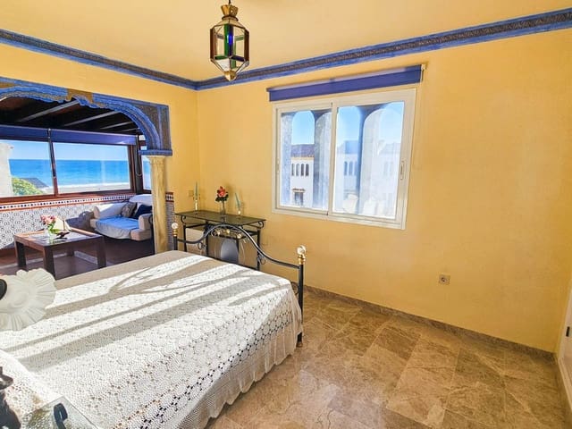 Image No.20-4 Bed Townhouse for sale
