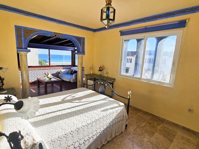 Image No.22-4 Bed Townhouse for sale