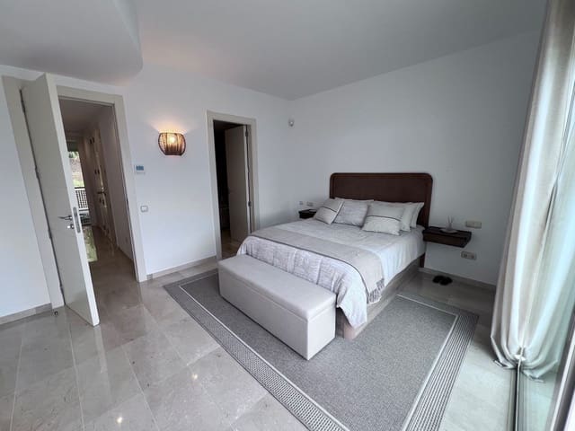 Image No.17-2 Bed Townhouse for sale
