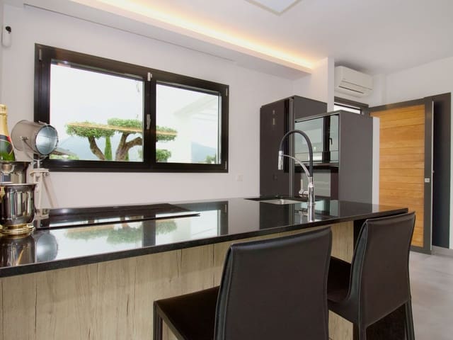 Image No.9-3 Bed Villa for sale