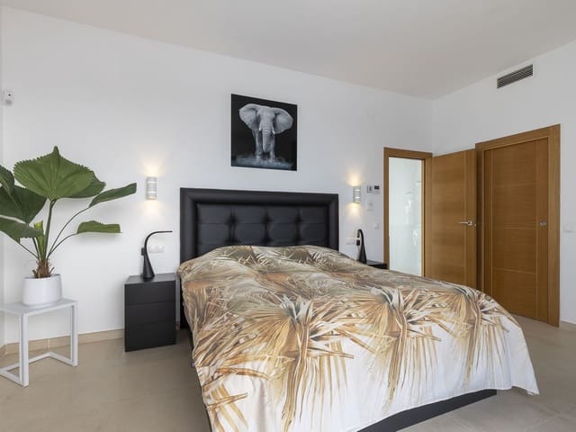 Image No.15-4 Bed Villa for sale