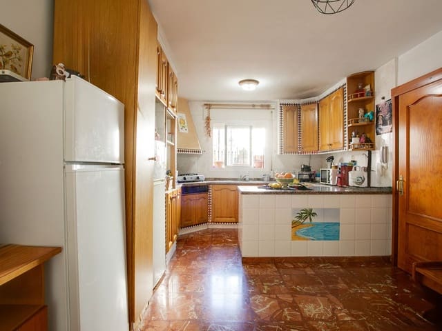 Image No.6-4 Bed Townhouse for sale
