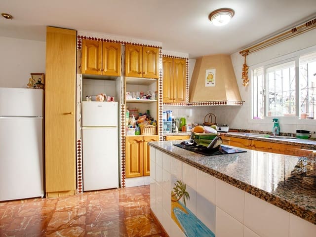 Image No.7-4 Bed Townhouse for sale