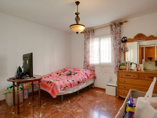 Image No.9-4 Bed Townhouse for sale