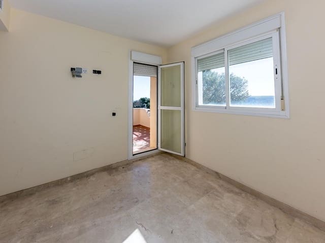 Image No.11-3 Bed Townhouse for sale