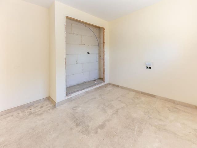 Image No.12-3 Bed Townhouse for sale
