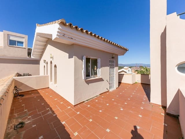 Image No.4-3 Bed Townhouse for sale