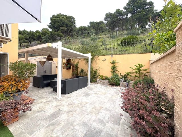 Image No.4-3 Bed Townhouse for sale