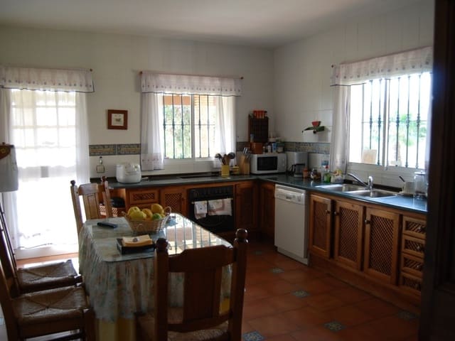 Image No.20-4 Bed Villa for sale