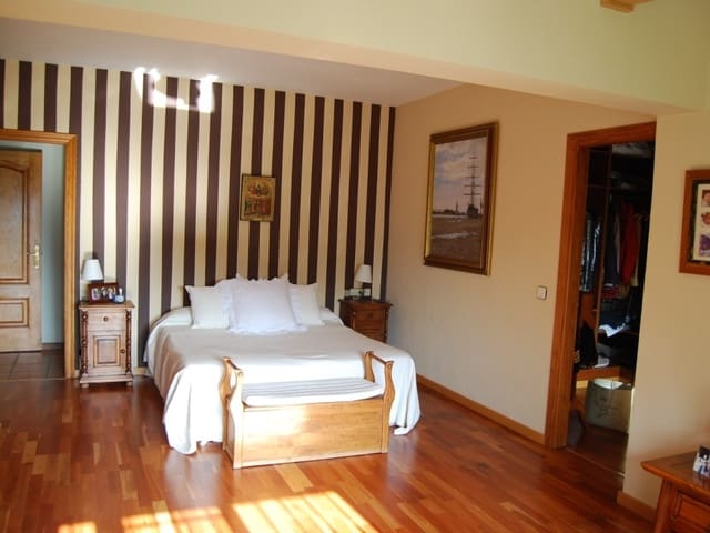 Image No.21-4 Bed Villa for sale