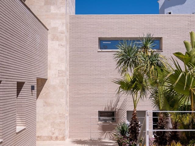 Image No.11-6 Bed Villa for sale