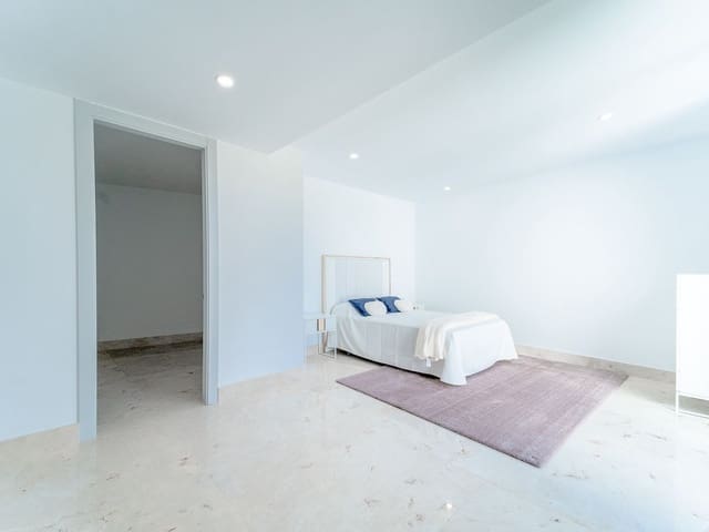 Image No.32-6 Bed Villa for sale
