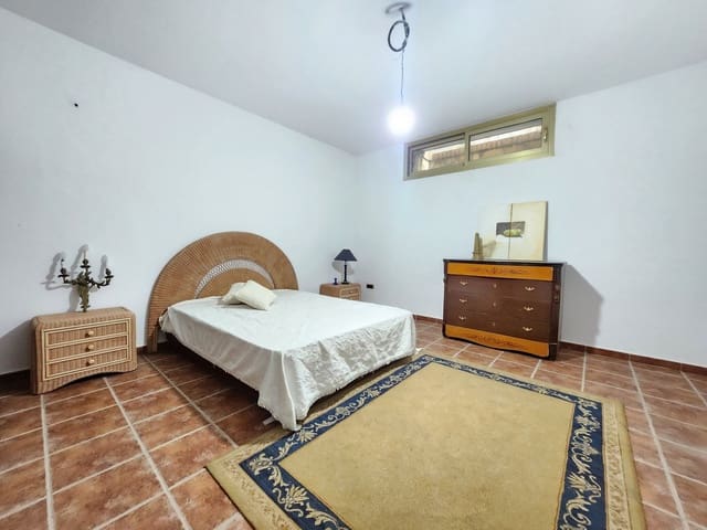 Image No.17-8 Bed Villa for sale