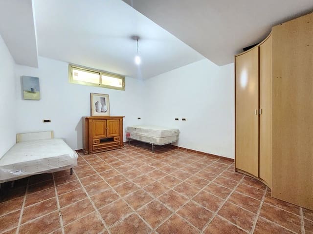 Image No.18-8 Bed Villa for sale