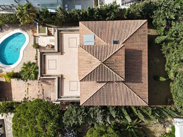 Image No.2-8 Bed Villa for sale