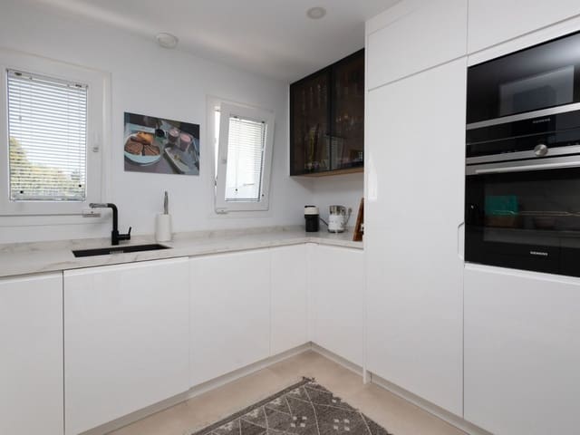 Image No.10-4 Bed Townhouse for sale