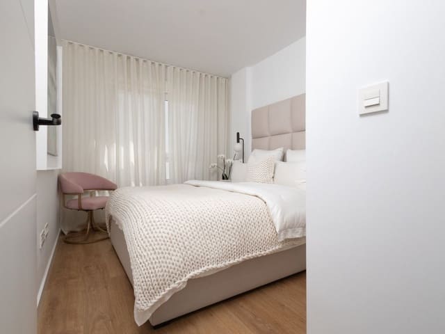 Image No.14-4 Bed Townhouse for sale