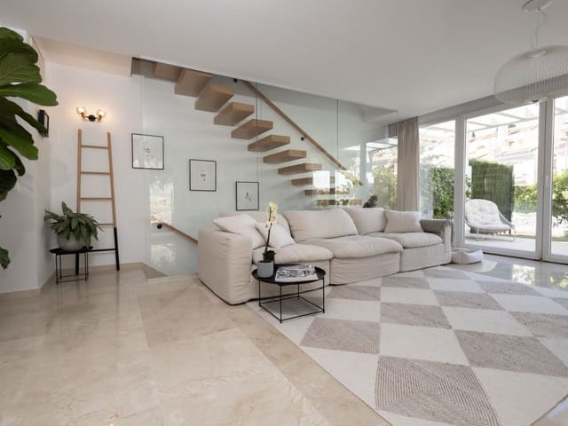 Image No.8-4 Bed Townhouse for sale