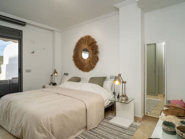 Image No.17-3 Bed Apartment for sale
