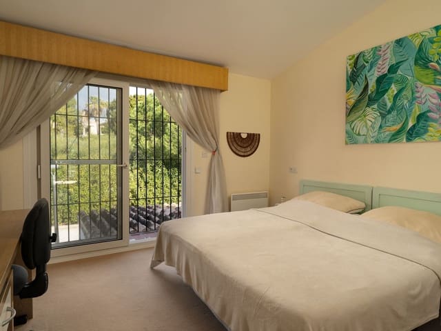Image No.11-2 Bed Townhouse for sale