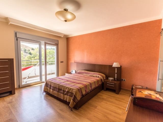 Image No.27-5 Bed Villa for sale