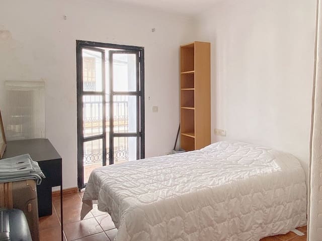 Image No.17-7 Bed Townhouse for sale
