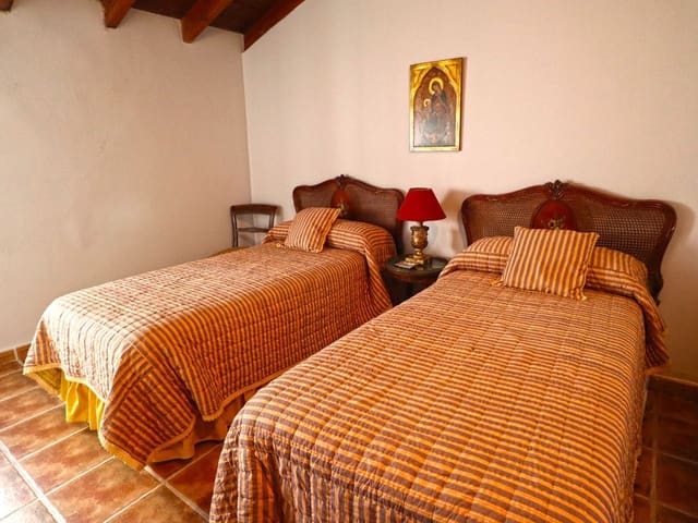 Image No.20-2 Bed Apartment for sale