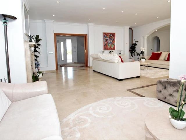 Image No.19-10 Bed Villa for sale