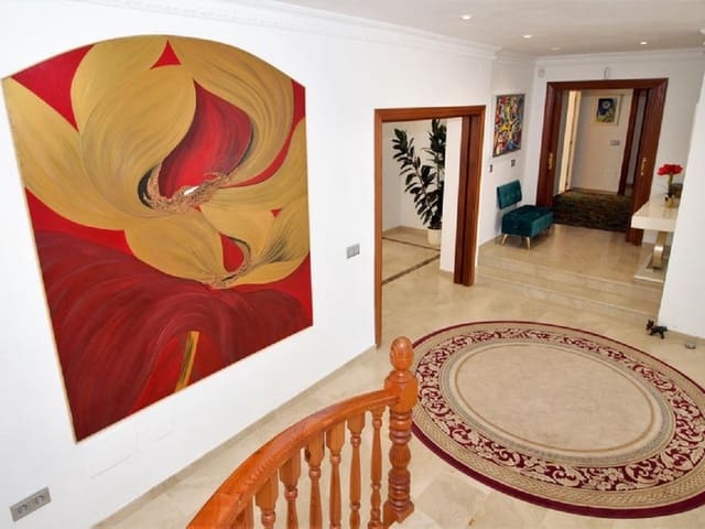 Image No.21-10 Bed Villa for sale