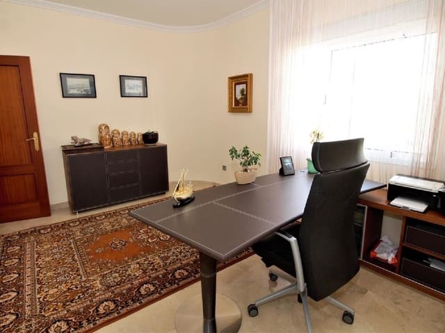 Image No.22-10 Bed Villa for sale