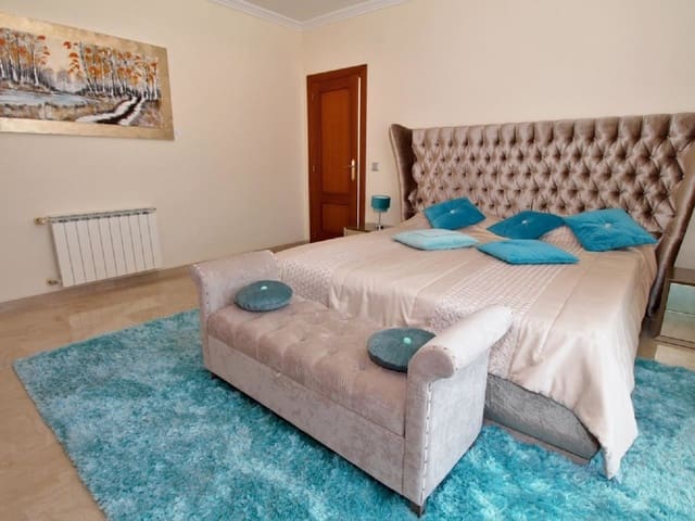 Image No.30-10 Bed Villa for sale