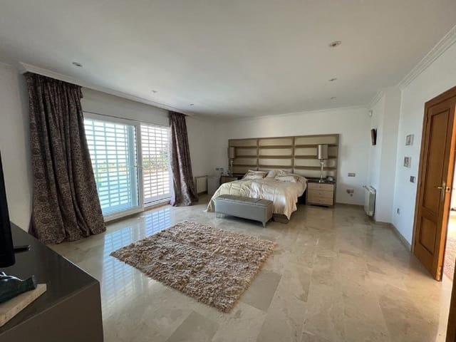 Image No.32-10 Bed Villa for sale