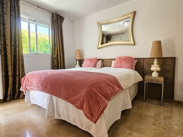 Image No.15-4 Bed Townhouse for sale