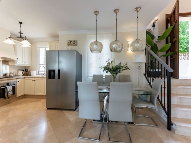 Image No.9-3 Bed Villa for sale