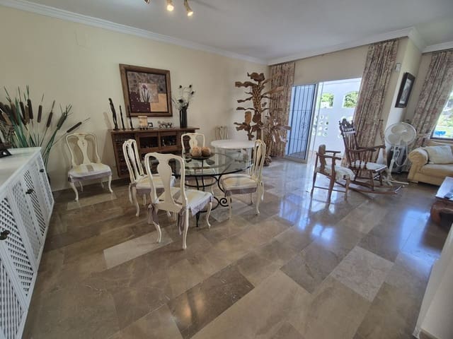Image No.10-4 Bed Townhouse for sale