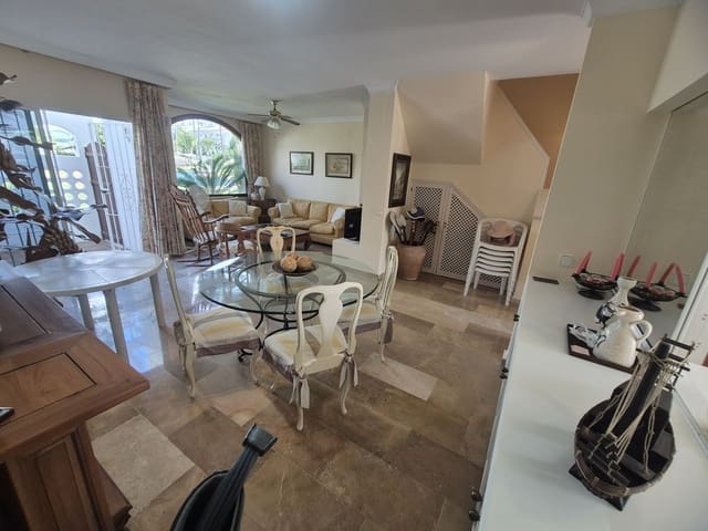 Image No.9-4 Bed Townhouse for sale