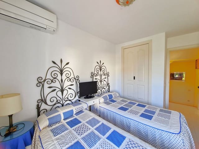 Image No.15-3 Bed Townhouse for sale