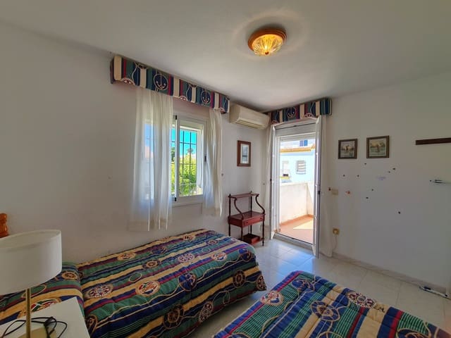 Image No.16-3 Bed Townhouse for sale