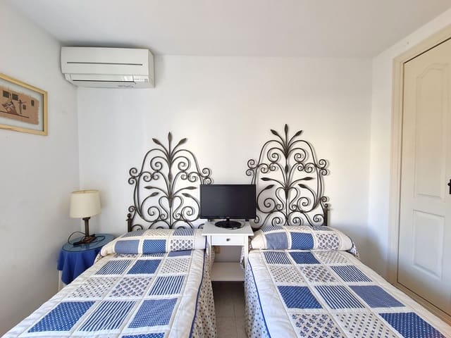 Image No.17-3 Bed Townhouse for sale