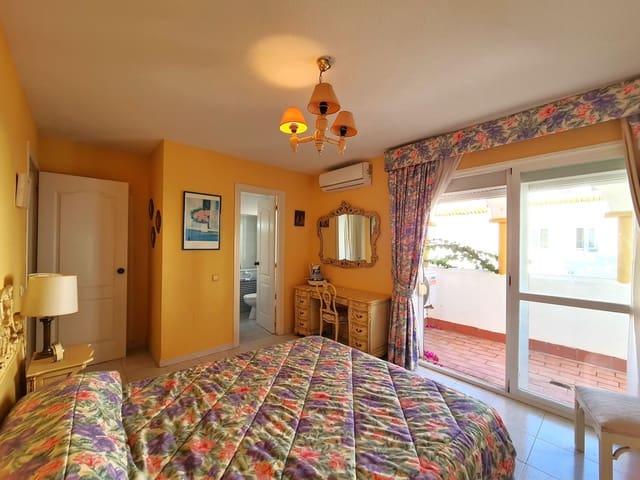 Image No.19-3 Bed Townhouse for sale