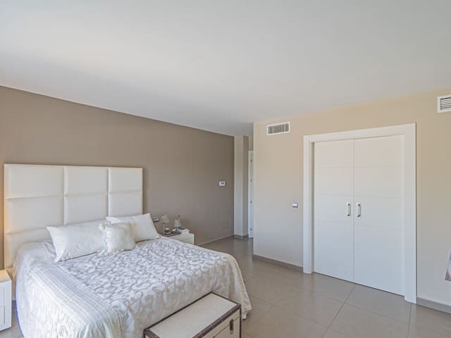 Image No.12-5 Bed Villa for sale