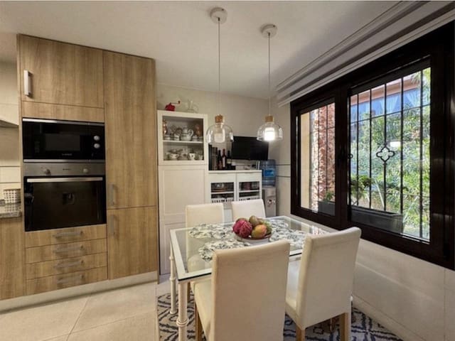 Image No.6-3 Bed Townhouse for sale